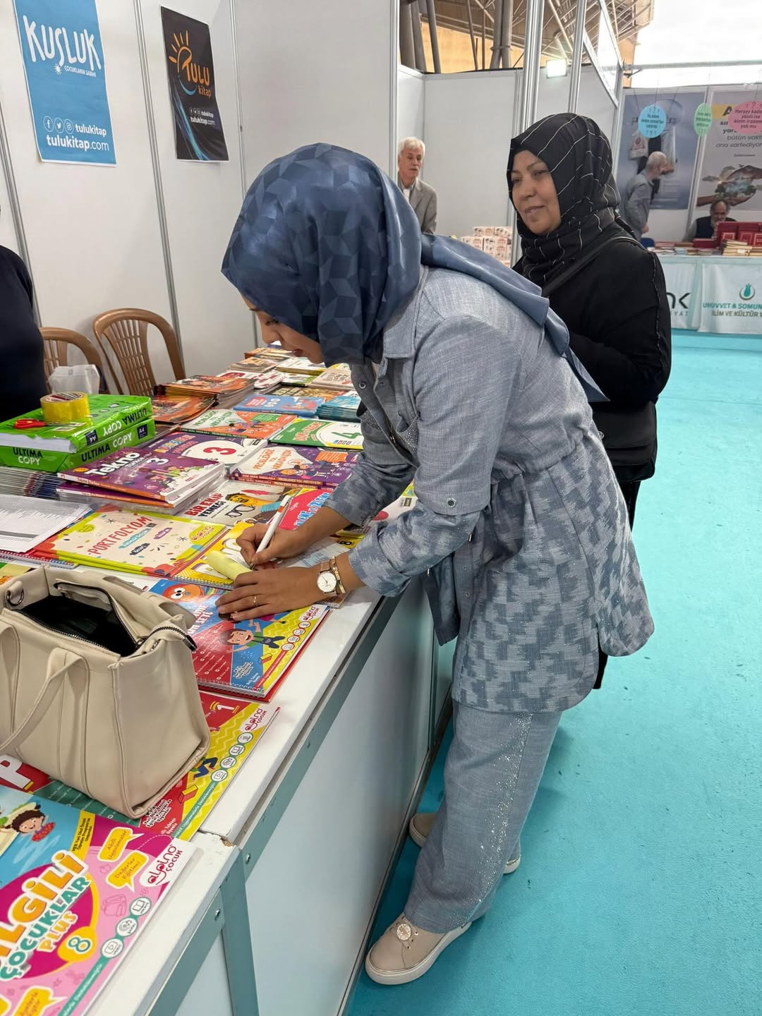 AK Parti Aksaray İl Teşkilatı, Kitap Günleri Fuarı'nda Yeni Üye Kaydı İçin Stand Açtı