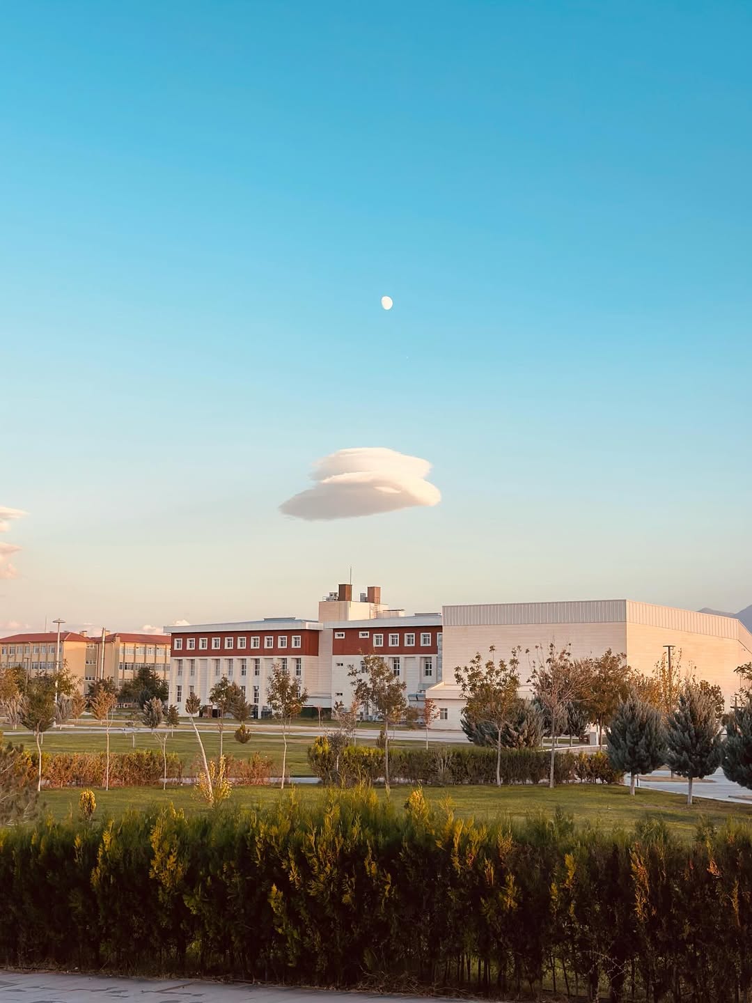 Gökyüzündeki Esrarengiz Işık: Aksaray Üniversitesi Kampüsünde Görüntülendi