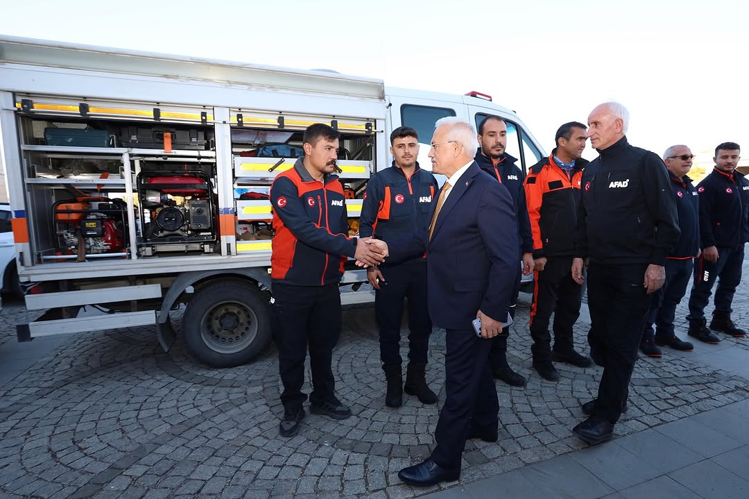 Aksaray Valisi Kumbuzoğlu, AFAD İl Müdürlüğü'nü Ziyaret Etti