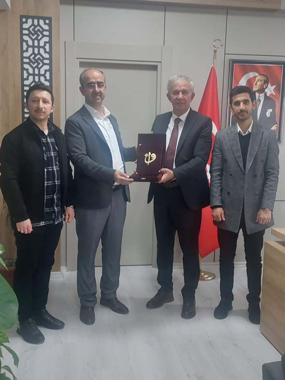 Aksaray İl Milli Eğitim Müdürü Metin Alpaslan, Hayrat Vakfı Temsilcilerini Ağırladı