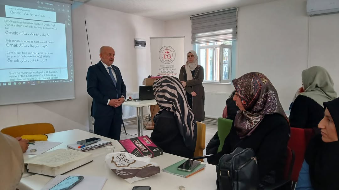 Aksaray İl Müftüsü Veysel Işıldar, Gençlerin Arapça Kursunu Ziyaret Etti