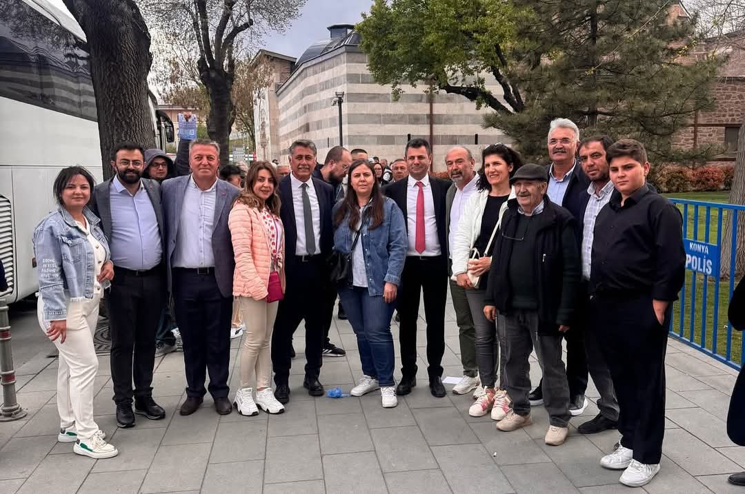 Özgür Özel, Konyalılarla Göz Göz Olma Durumunu ve Erdoğan'a Yönelik Eleştirilerini Paylaştı