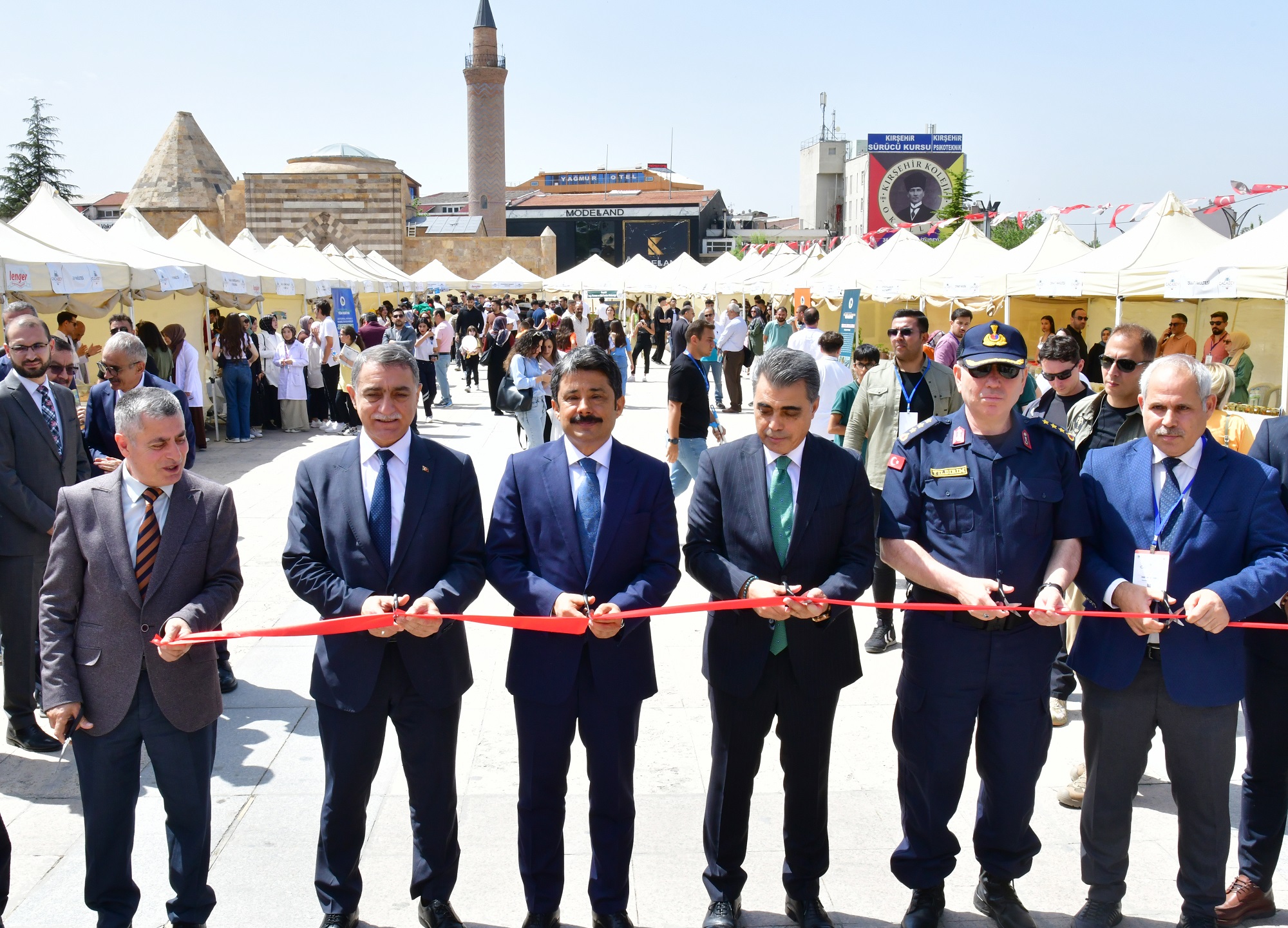 Kırşehir'de Bilim Şenliği Coşkuyla Başladı: Cacabey'in Mirası Geleceğe Taşınıyor
