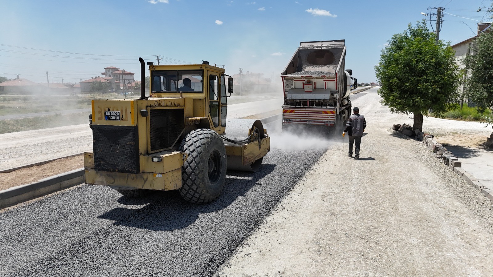 25 METRELİK BULVARDA SATHİ KAPLAMA ASFALT ÇALIŞMALARI BAŞLADI