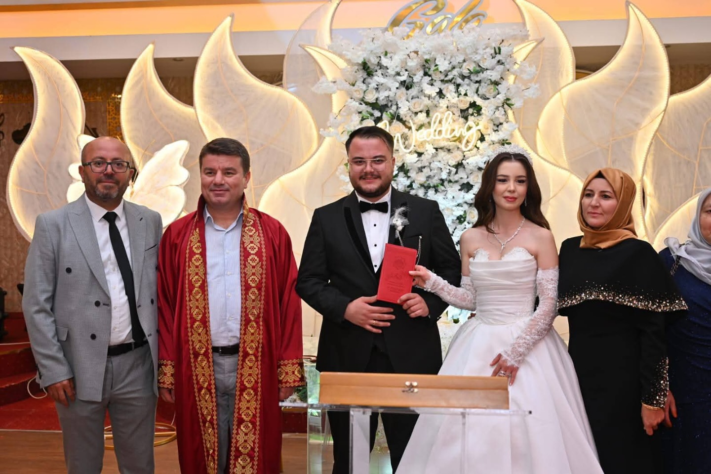 Karatay Ailesinin Mutlu Günü oğulları  Furkan ve Yağmur Dünya evine girdi 