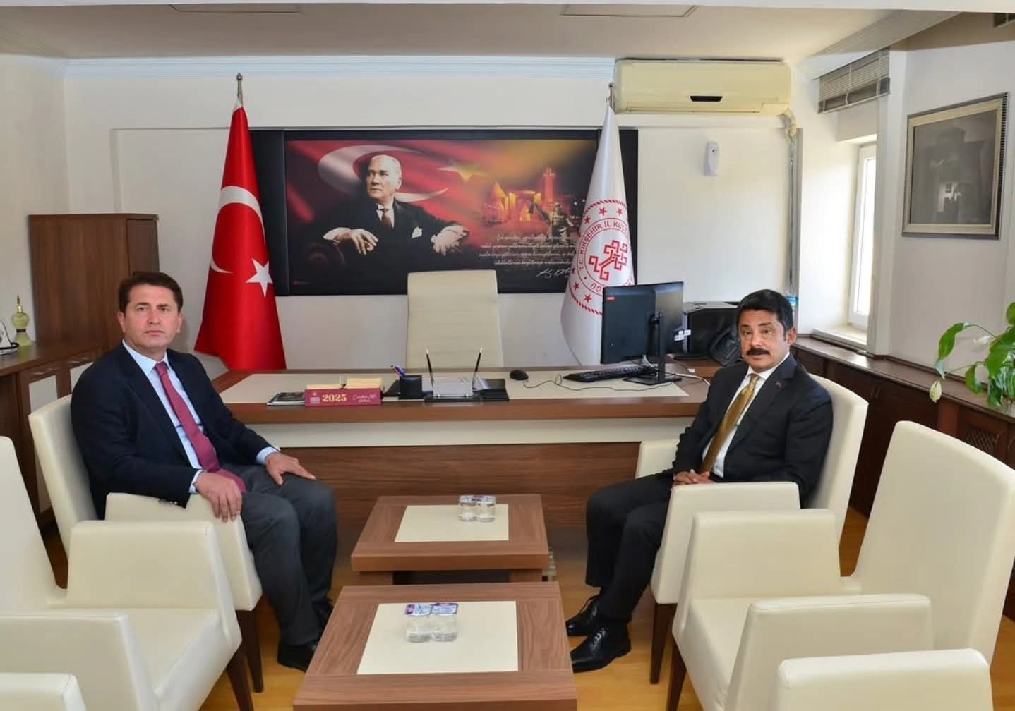 Kırşehir İl Kültür Müdürü Mustafa Doğan, Vali Demiryürek'i Ağırladı