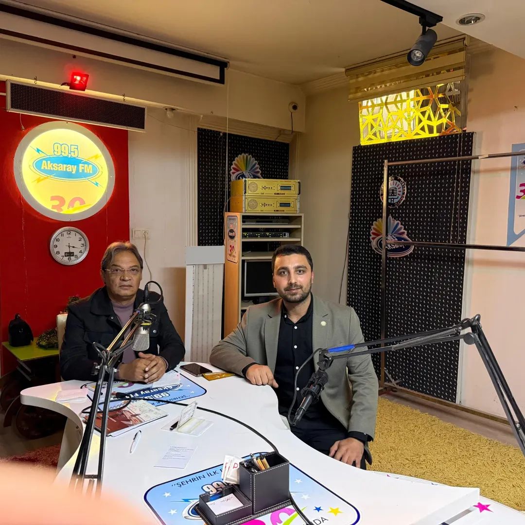 AKSARAY FM'DE YURTTA YETİŞEN GENÇLERİN SORUNLARI VE ÇÖZÜMLER MASAYA YATIRILDI