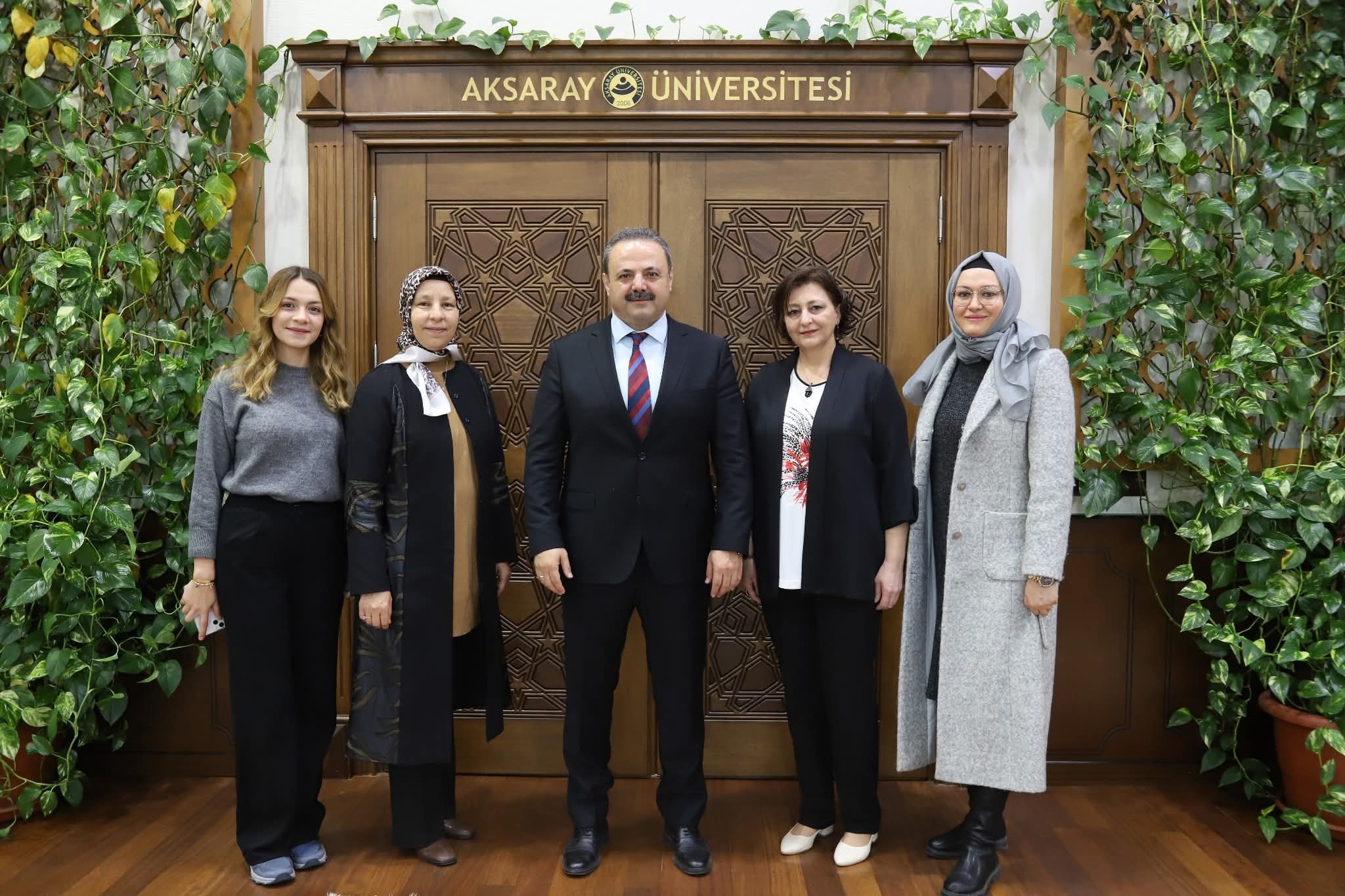 Aksaray Down Sendromlular Derneği yönetiminden Rektör Arıbaş’a ziyaret
