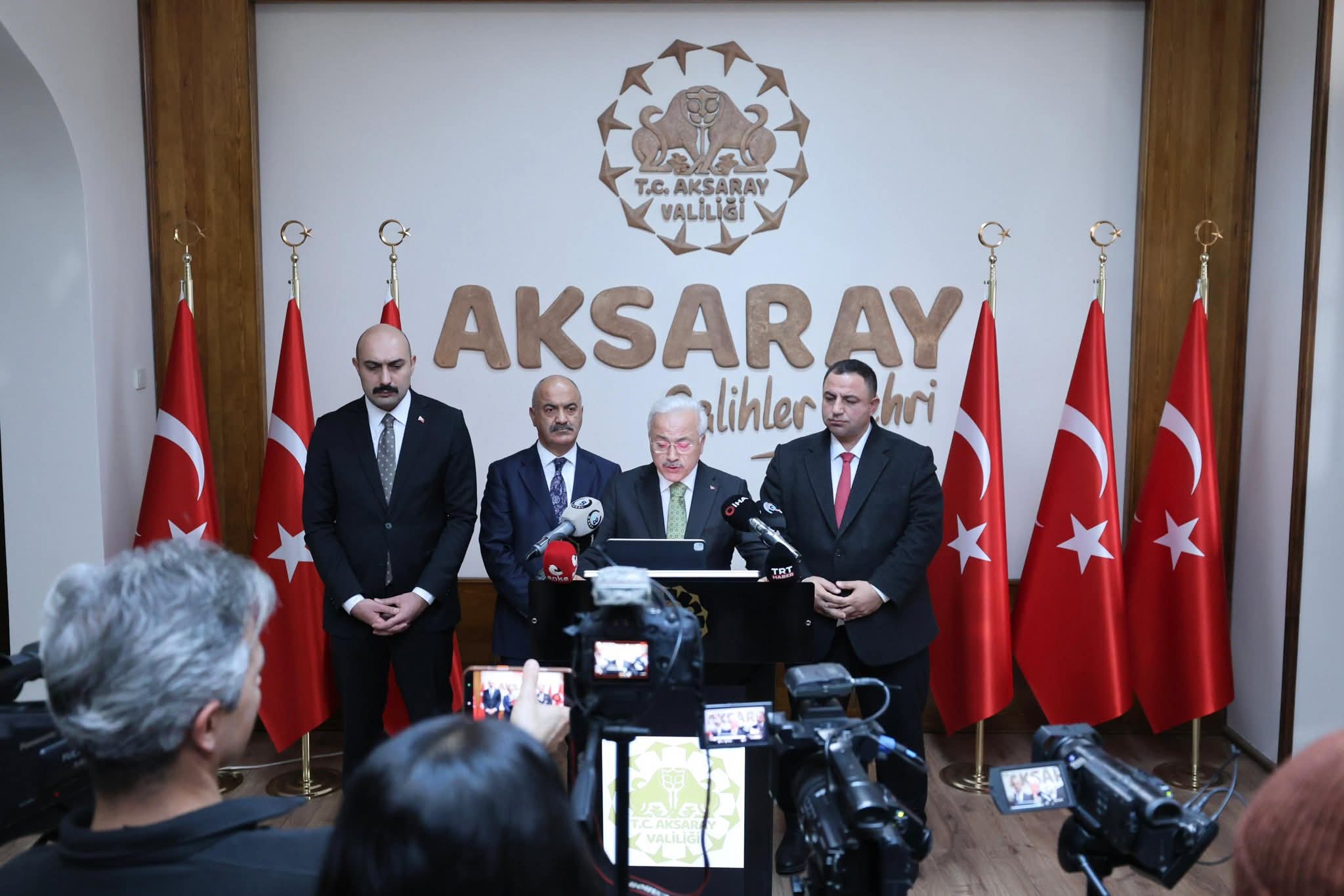 Vali Kumbuzoğlu; Yılbaşı Güvenliği İçin Binlerce Personel Sahada