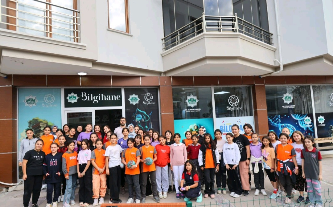 AKSARAY BELEDİYESİ YENİ YILDA ÖĞRENCİLERE EĞİTİM DESTEĞİNİ SÜRDÜRECEK