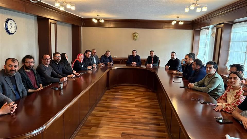 ASÜ İletişim Fakültesi dekanlığına  Prof. Dr. Veysel Çakmak atandı