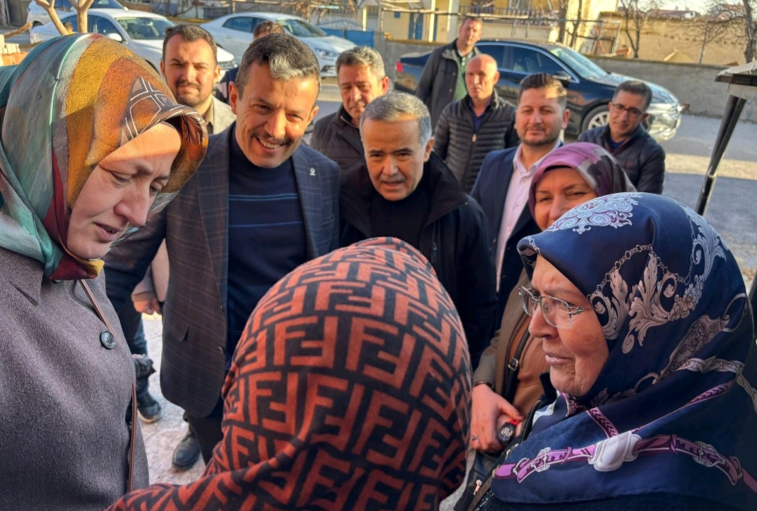 AK PARTİ AKSARAY TEŞKİLATI RAMAZAN'DA SOKAK SOKAK GEZİYOR