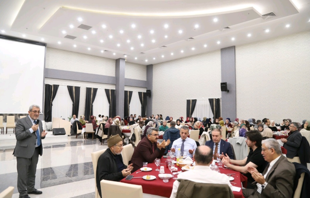 ASÜ İslami İlimler Fakültesi iftar  programında bir araya geldi