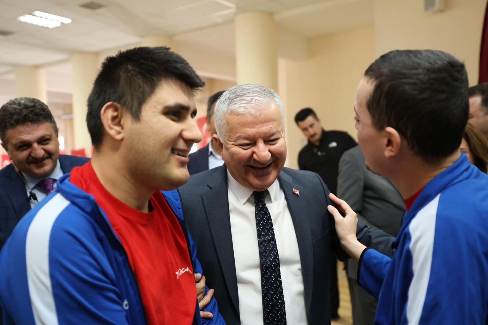 Aksaray’da, 1 Nisan Otizm Farkındalık Günü kapsamında anlamlı bir program düzenlendi.,