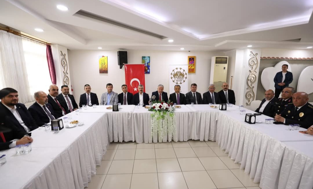 Vali Duru; Birlik beraberlik içerisinde bir bayram idrak ediyoruz