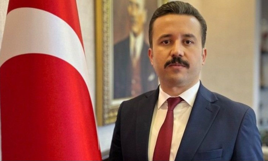 “Varlığım, Türk varlığına armağan olsun” diyen Kaymakam Ejder Şahin Gülağaç’ta göreve başladı