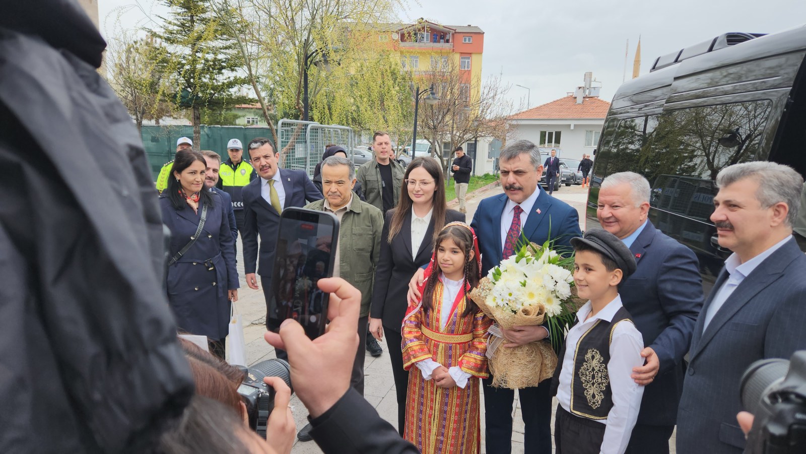 BAKAN ÇİFTÇİ’DEN GÜLAĞAÇ’A VEFA ZİYARETİ