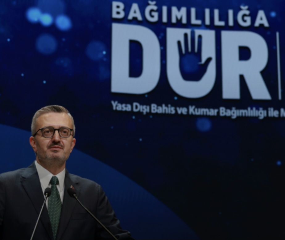 İletişim Başkanı Duran: Gençlerimizi Sanal Tacirlerin Dünyasında Savunmasız Bırakmayacağız
